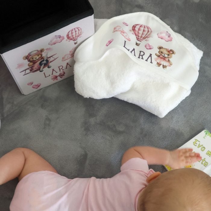 Ručnik i tabure u baby boxu