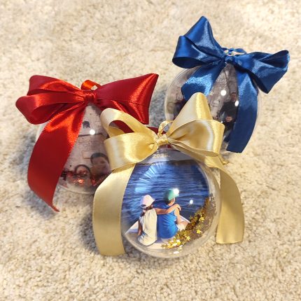 Tri božićne foto kuglice u setu.